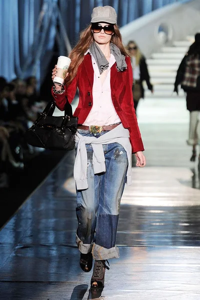 Look 19
